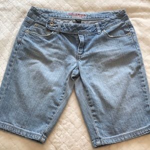 Arizona JeanCo light denim faded shorts